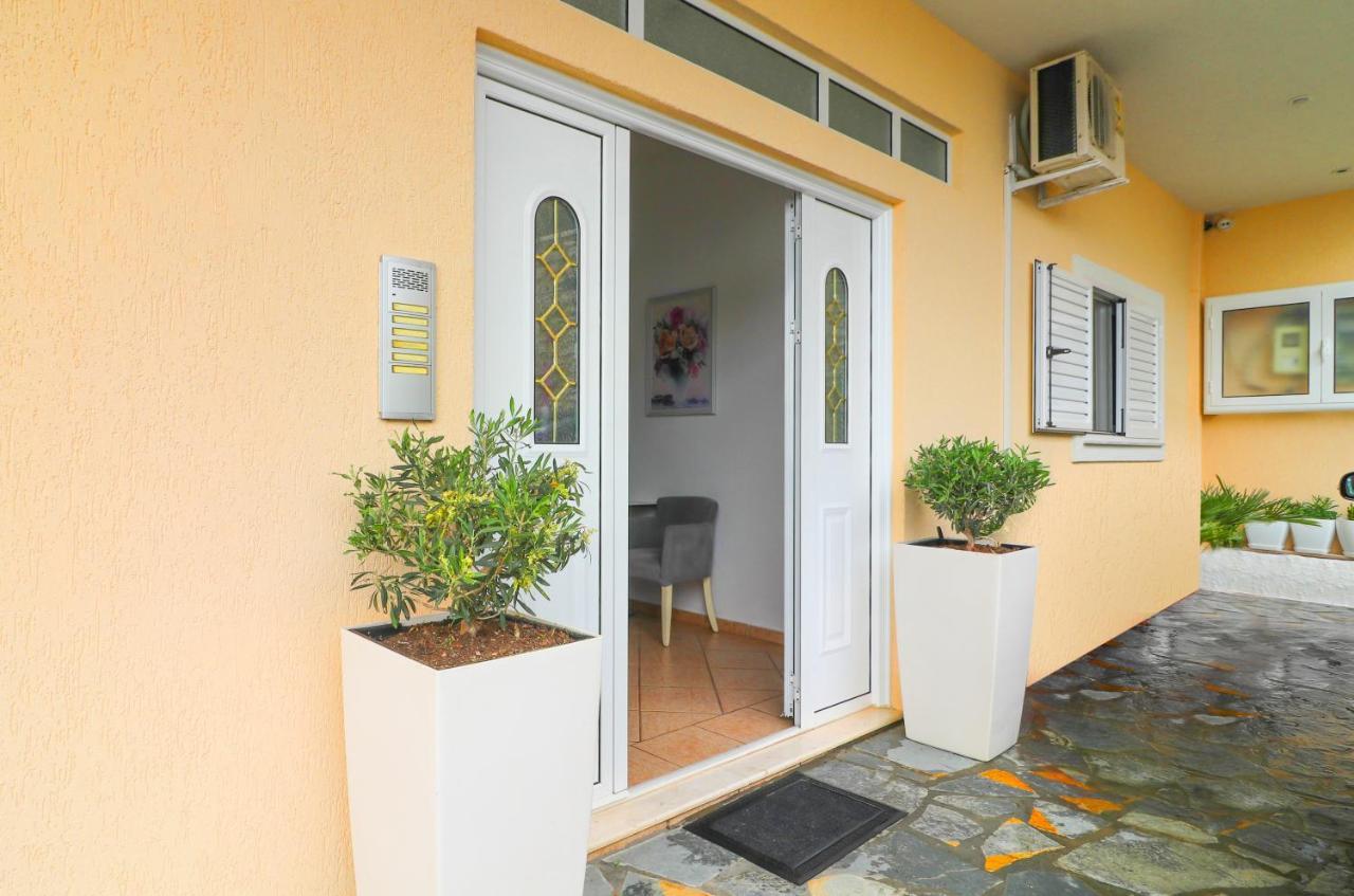 Lido Apartments ฮีมาเรอ ภายนอก รูปภาพ